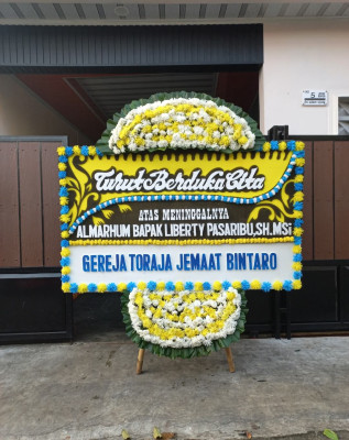 Papan Bunga Duka di Aru Utara