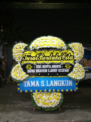 Papan Bunga Duka di Aru Utara